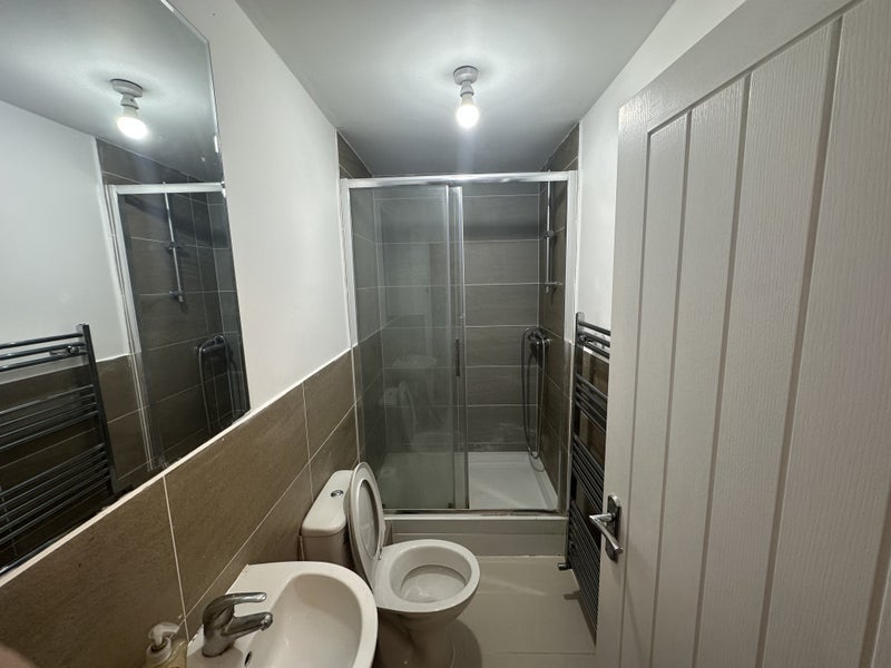 Room Northgate Road in Crawley