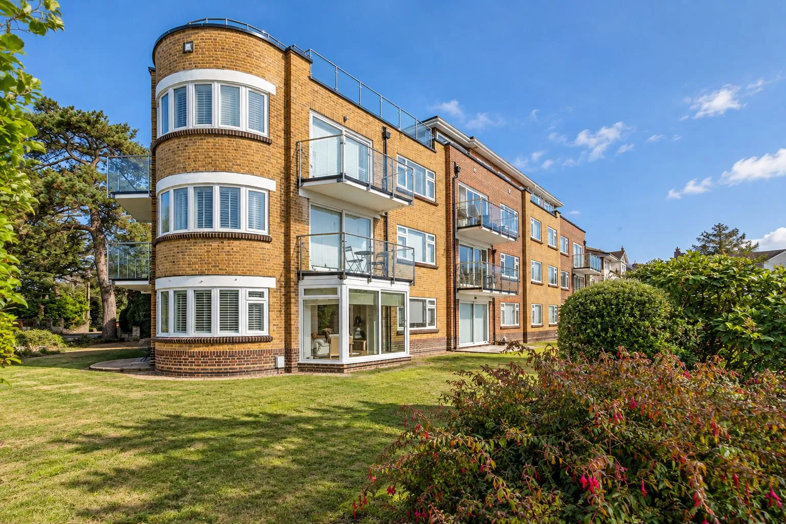 Flat Cliff Drive in Poole