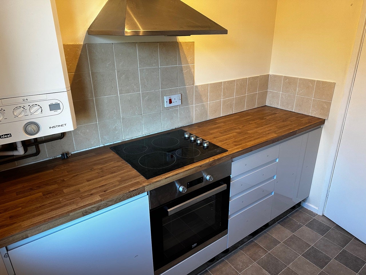 Flat Littlecote Close in Swindon