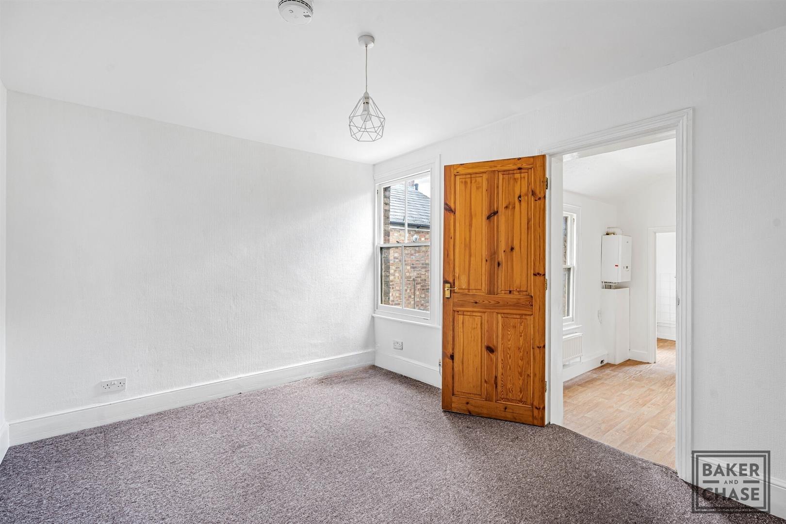 Flat Drake Street in Greater London