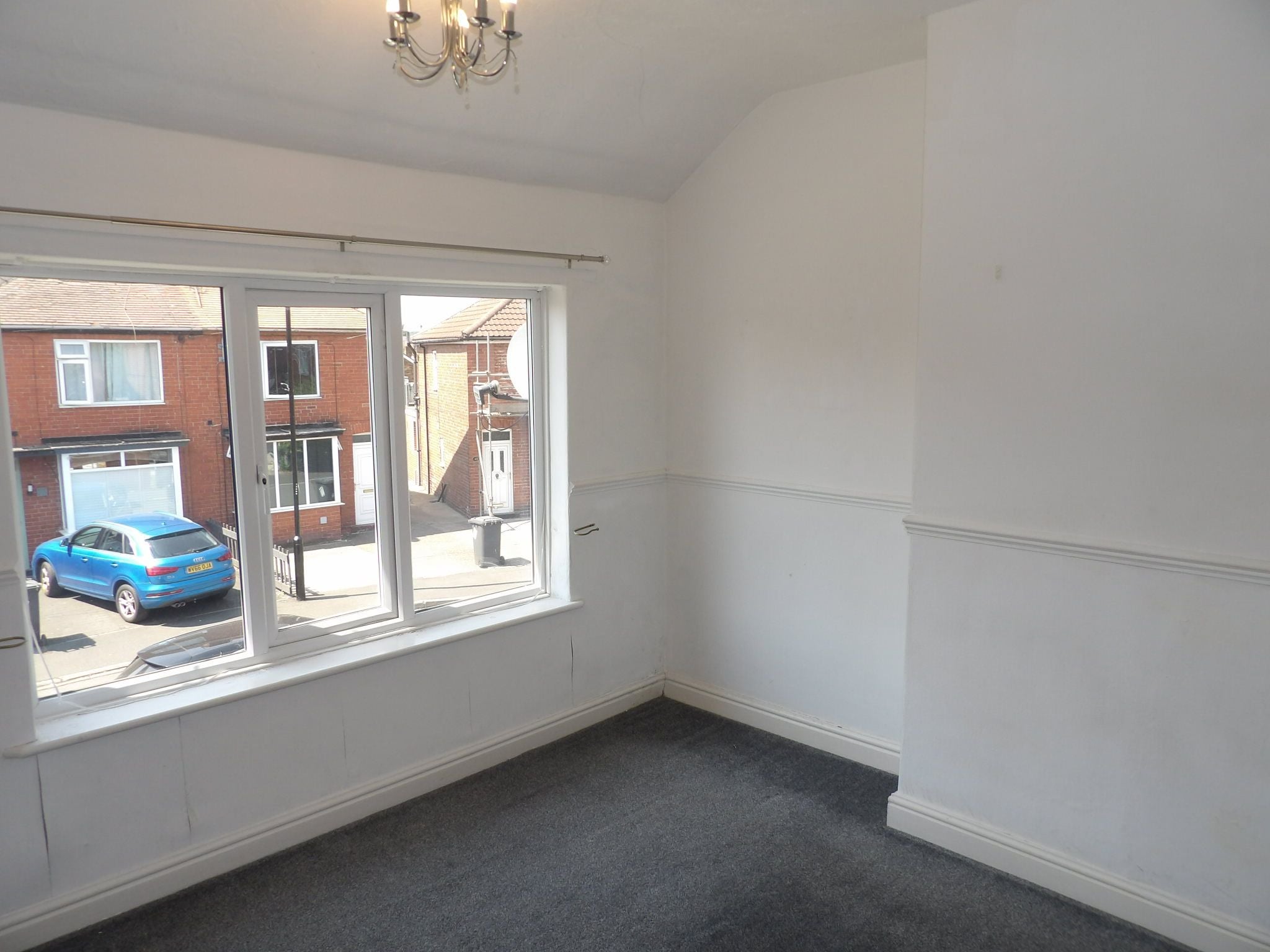 House Ivanhoe Close in Doncaster