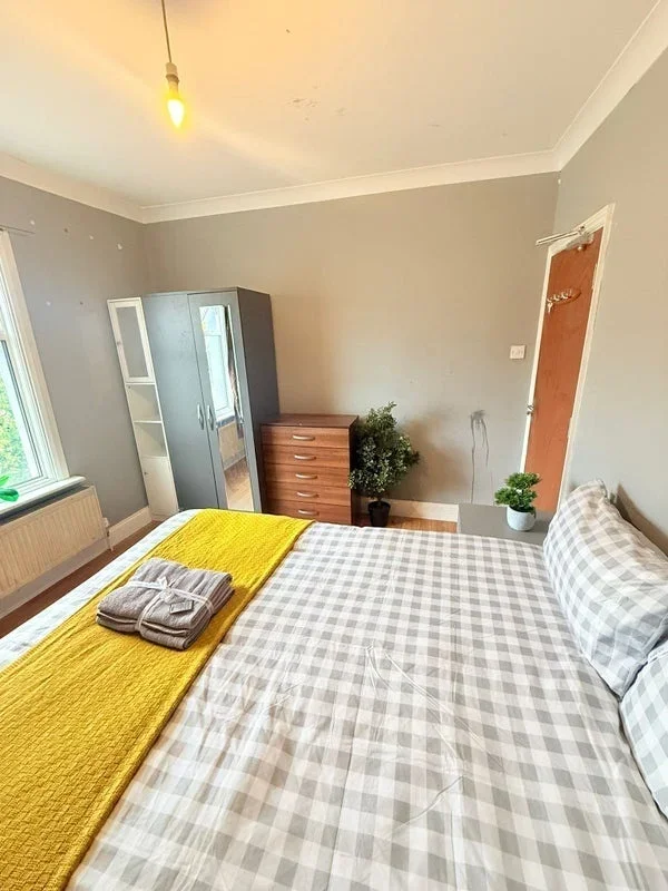 Room Windsor Road in Greater London