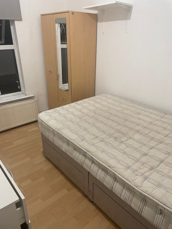Room Slade Road in Birmingham