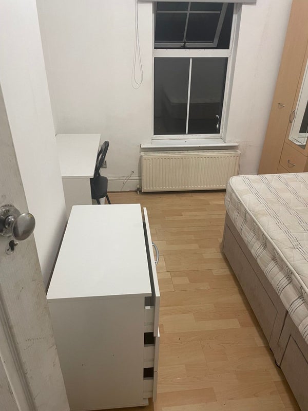 Room Slade Road in Birmingham