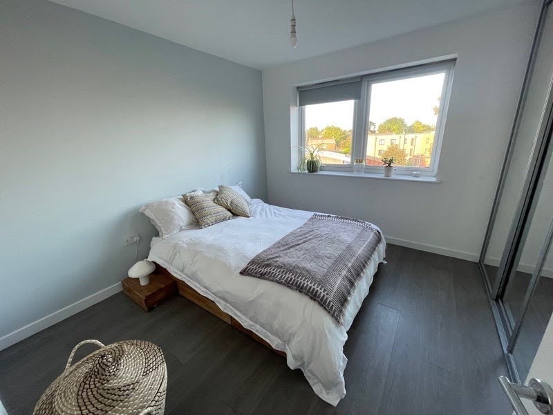 Room High Road Leyton in Greater London