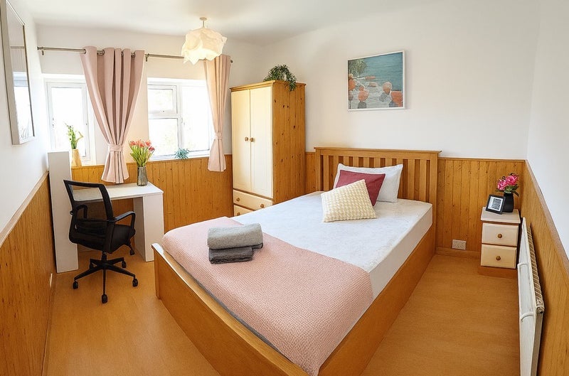 Room Hermitage Road in Charnwood