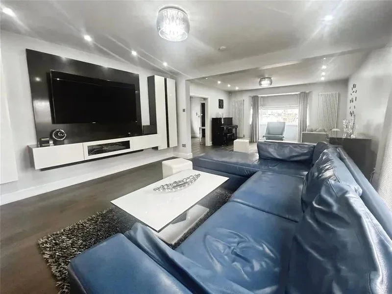 Room Little Bushey Lane in Hertsmere