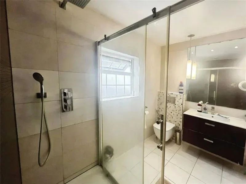 Room Little Bushey Lane in Hertsmere