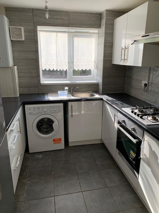 Flat Dehavilland Close in Greater London