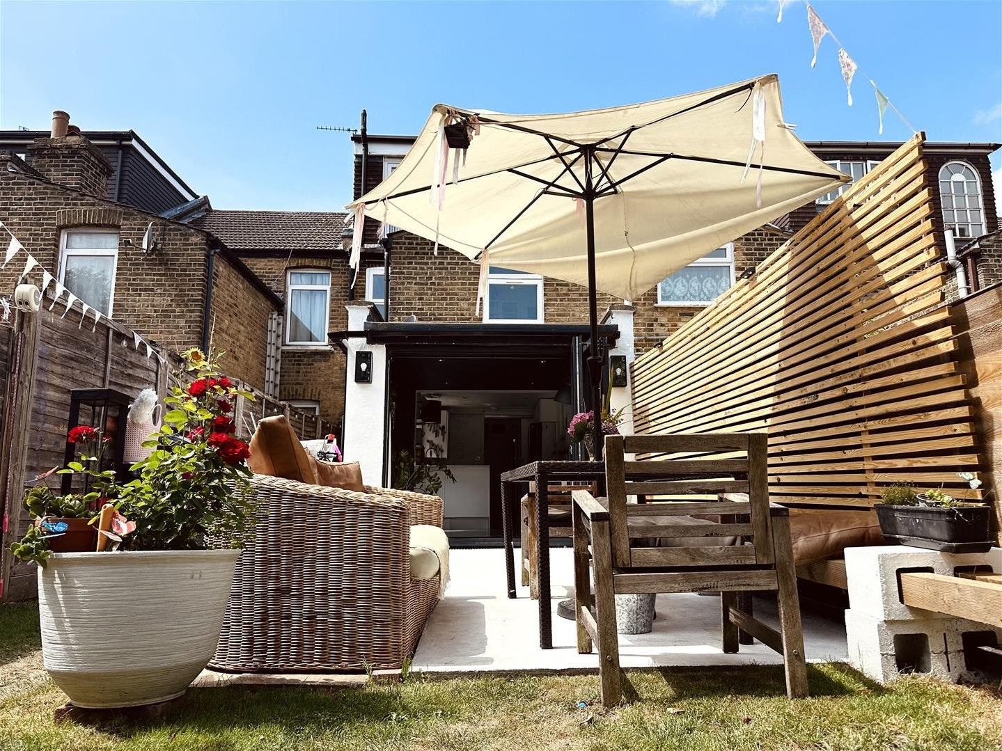 House Fotheringham Road in Greater London