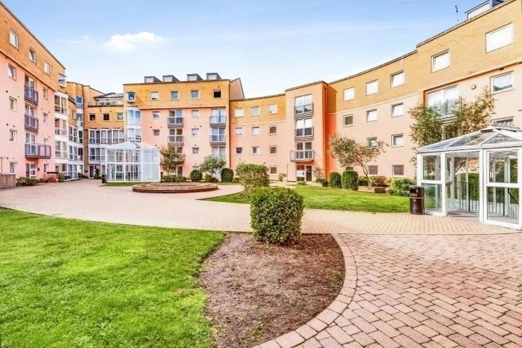 Flat Oldridge Close in Greater London