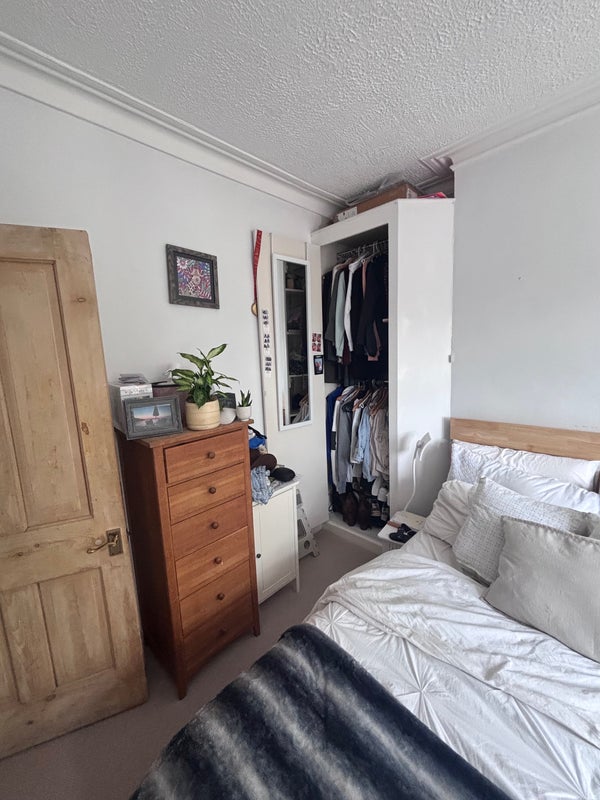 Room Atheldene Road in Greater London