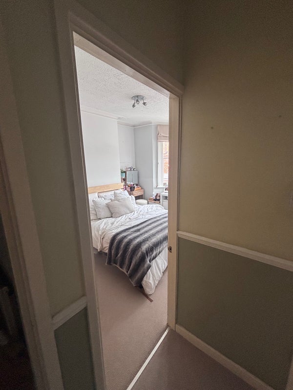 Room Atheldene Road in Greater London
