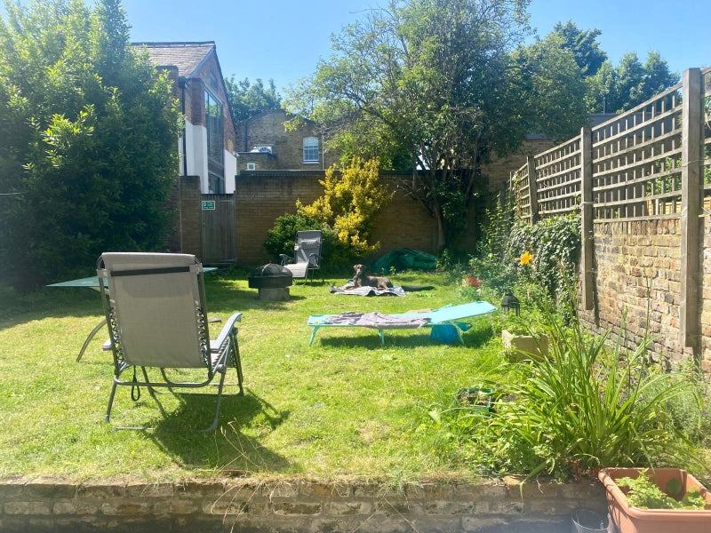 Room Mortimer Road in Greater London
