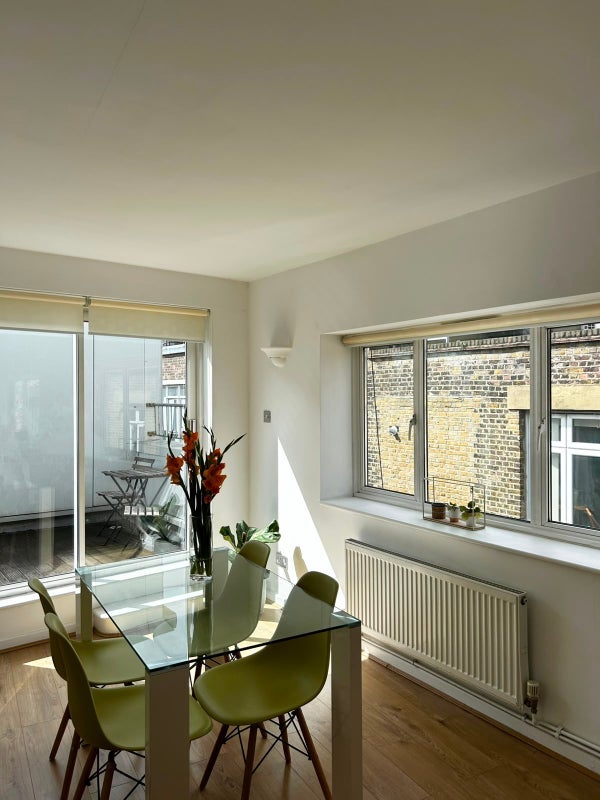 Room Crescent Row in Greater London