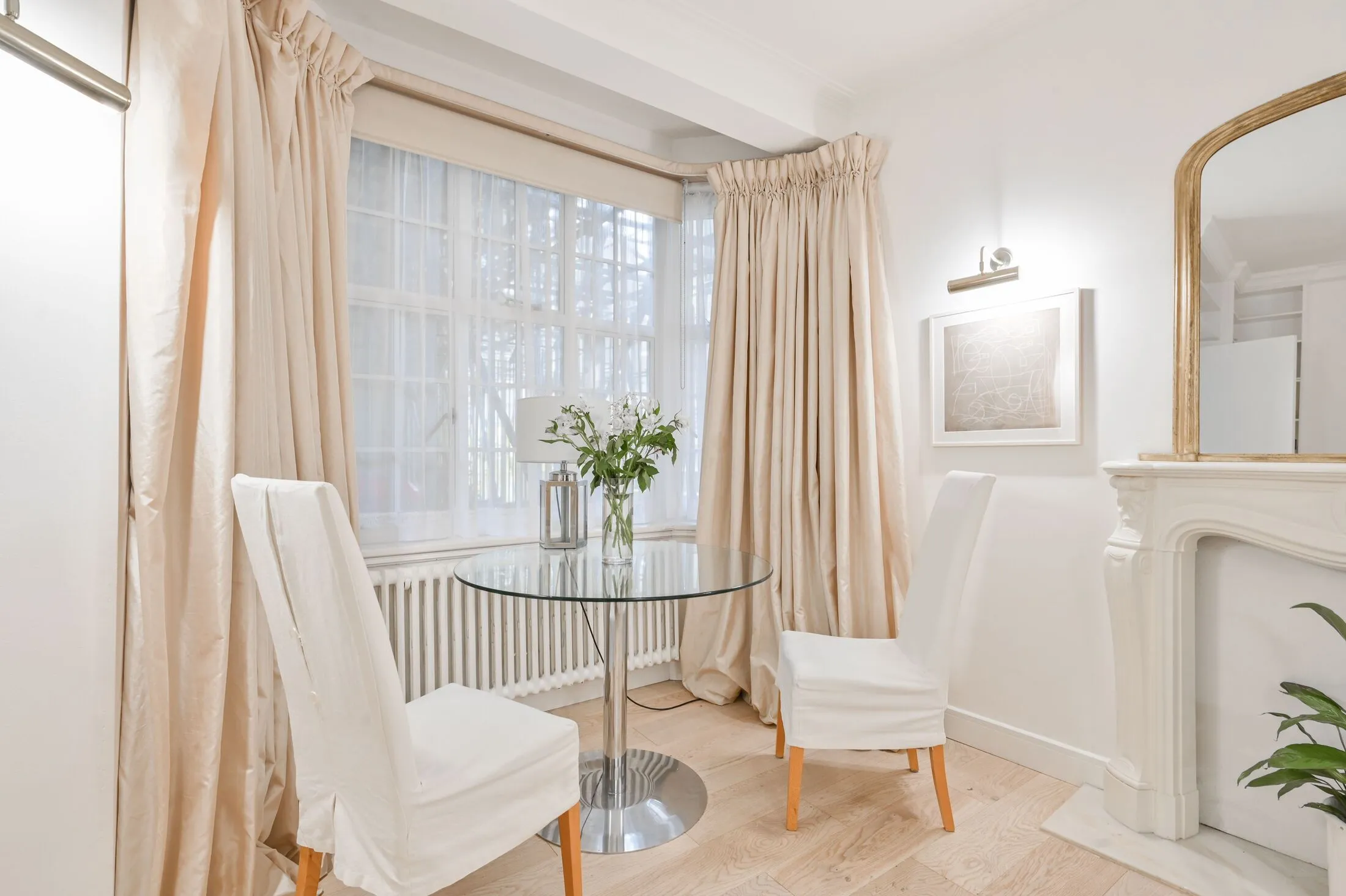 Flat Queen Square in Greater London