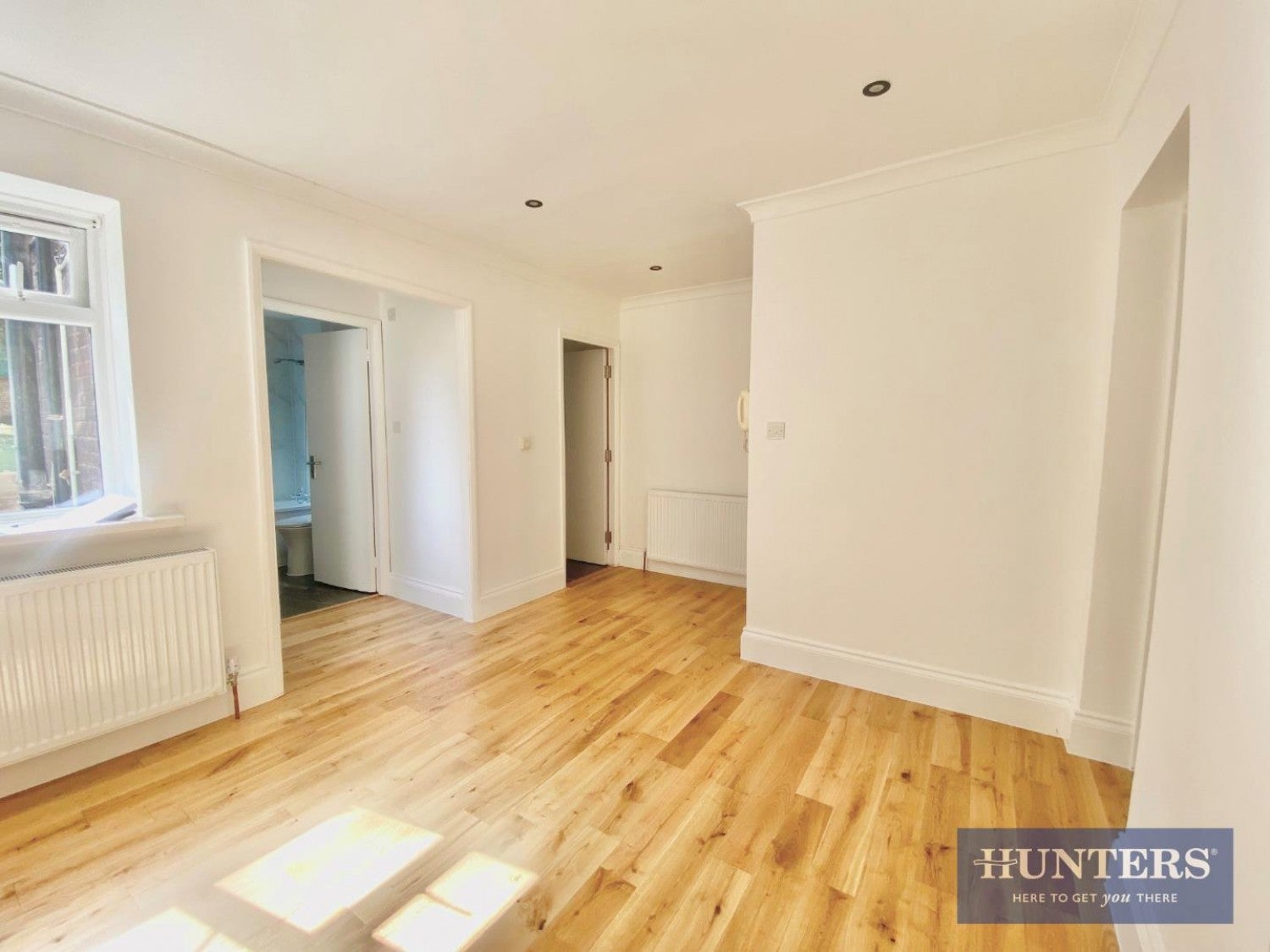 Flat Carleton Road in Greater London