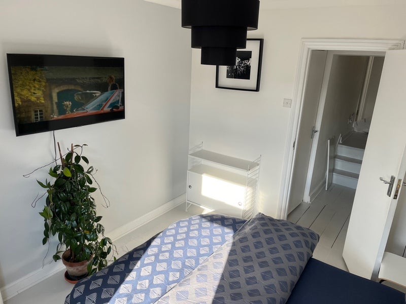 Room Water Lane in Greater London