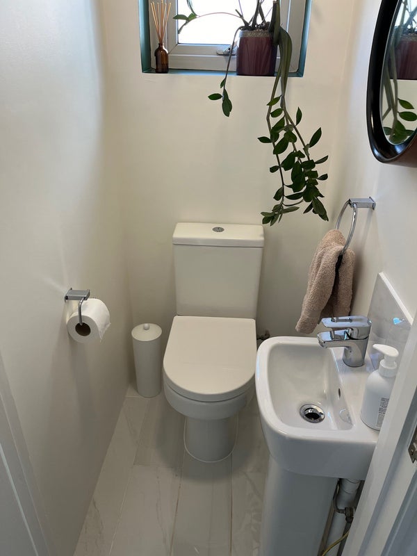 Room Water Lane in Greater London