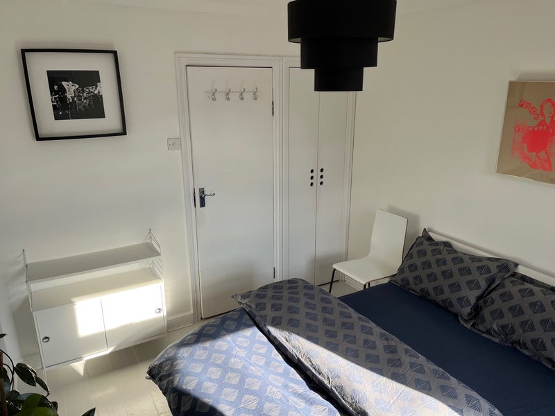 Room Water Lane in Greater London