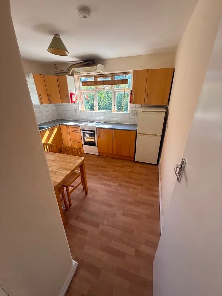 Flat Grosvenor Road in Greater London
