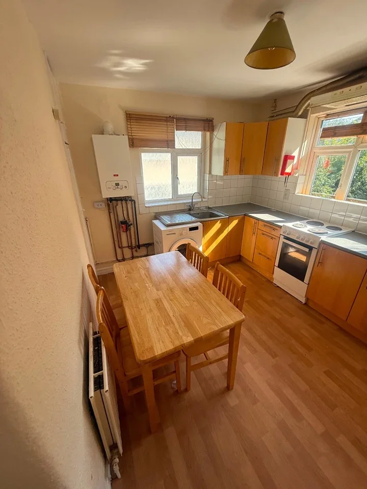 Flat Grosvenor Road in Greater London