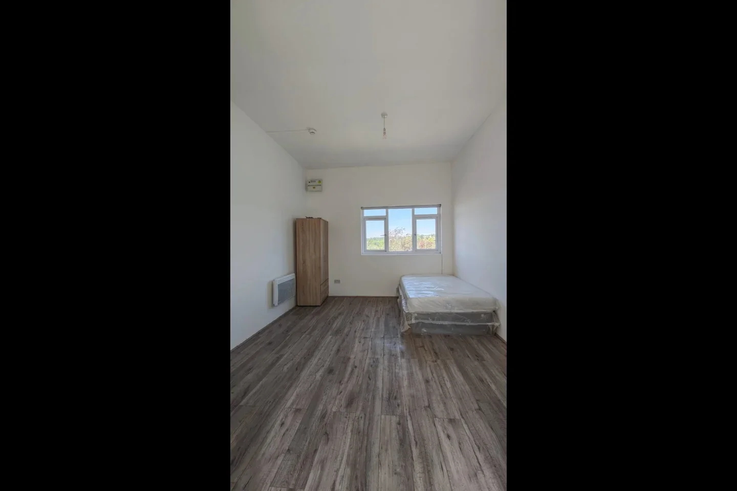 Room Northwood Road in Greater London