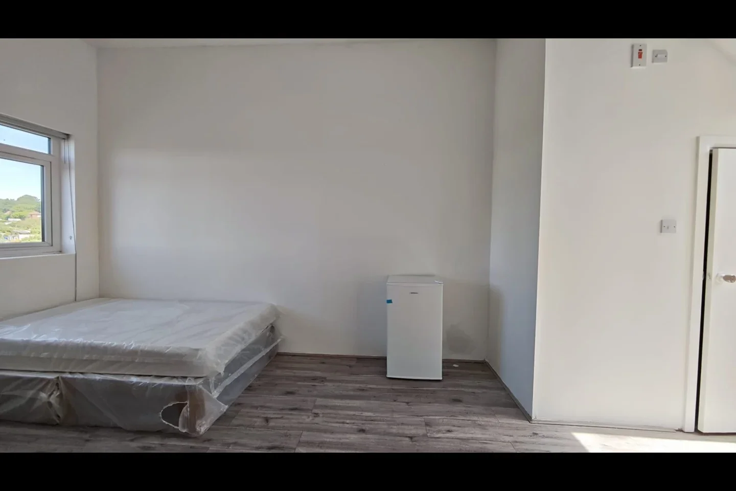Room Northwood Road in Greater London