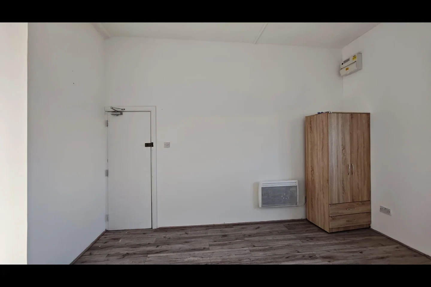 Room Northwood Road in Greater London