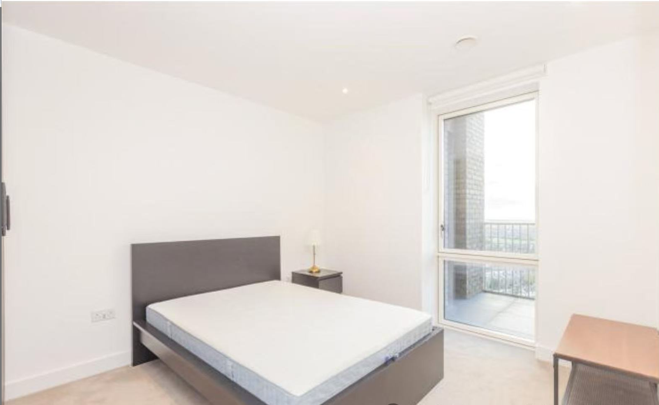 Flat Friary Road in Greater London