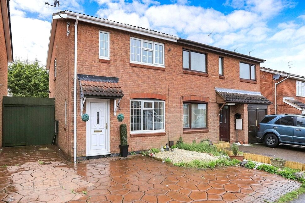 House Canterbury Drive in South Staffordshire