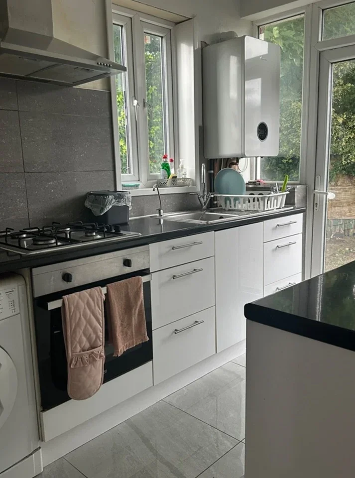 Room Eden Close in Greater London