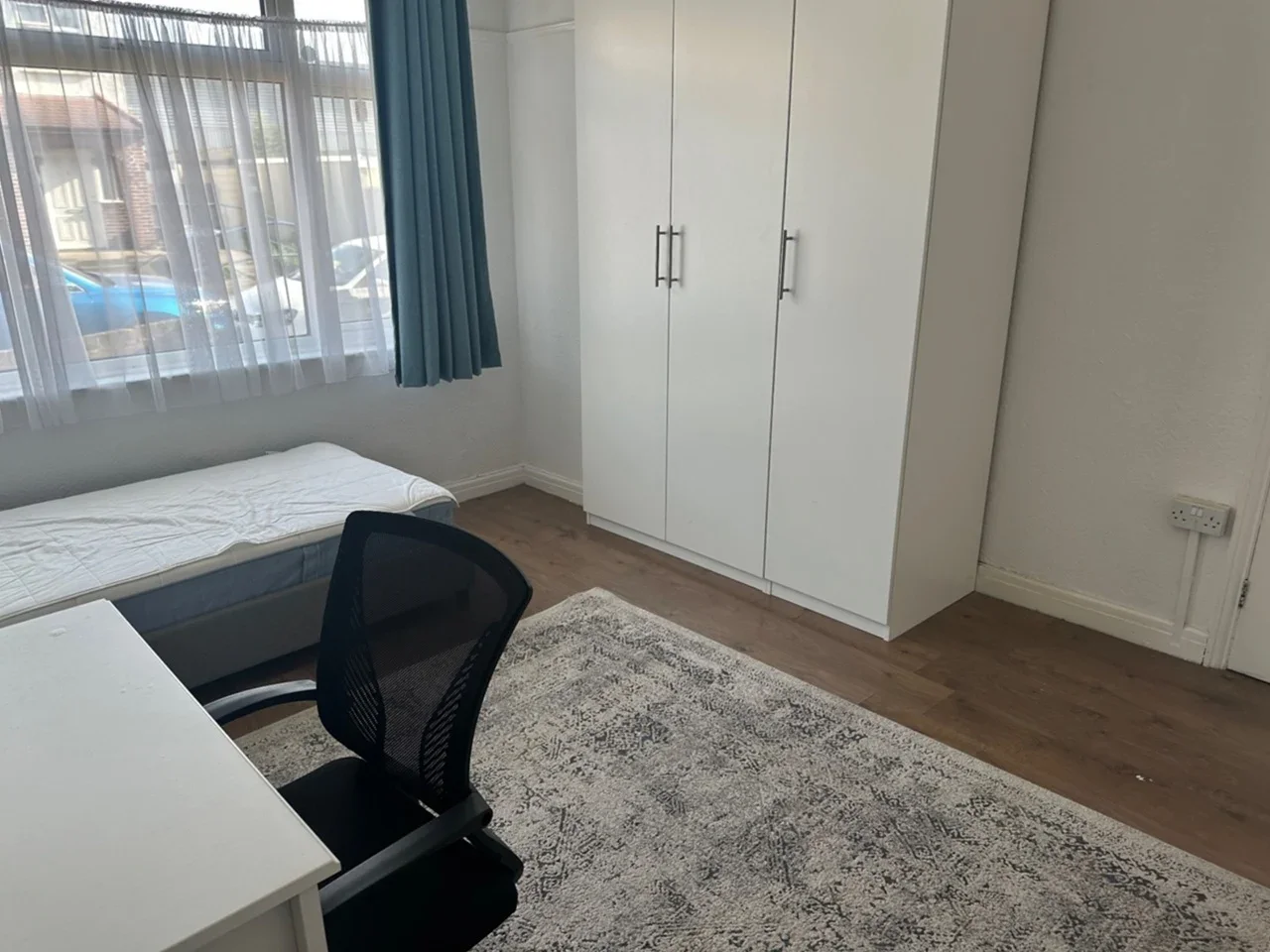 Room Eden Close in Greater London