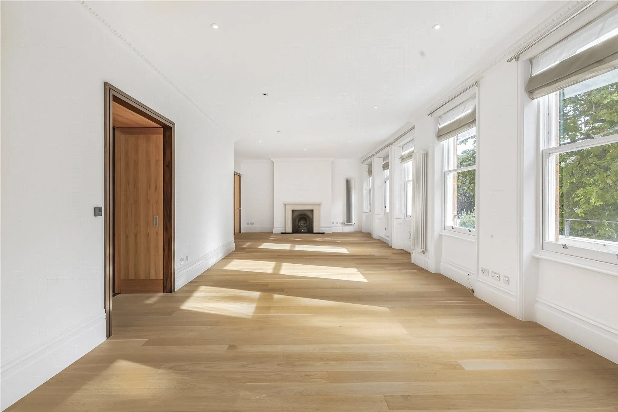 Flat Egerton Gardens in Greater London