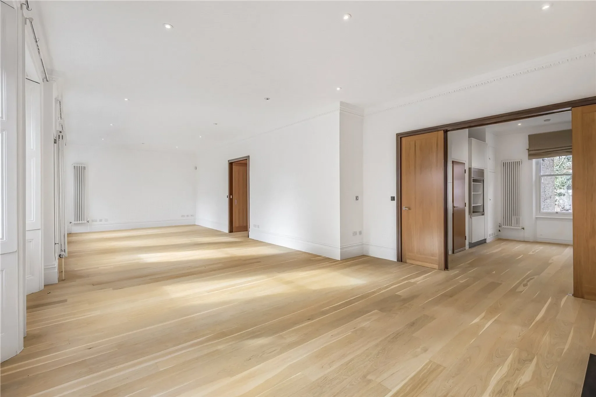 Flat Egerton Gardens in Greater London