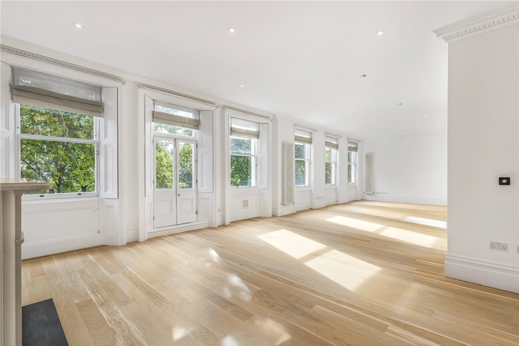 Flat Egerton Gardens in Greater London
