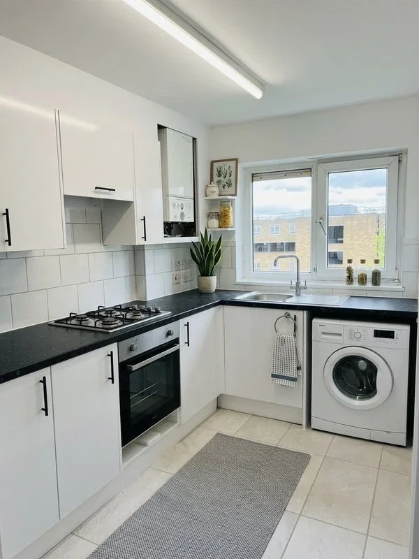 Room Victoria Road in Greater London