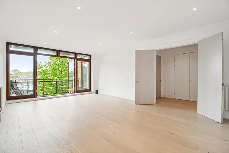 Flat Star Place in Greater London