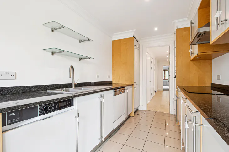 Flat Star Place in Greater London
