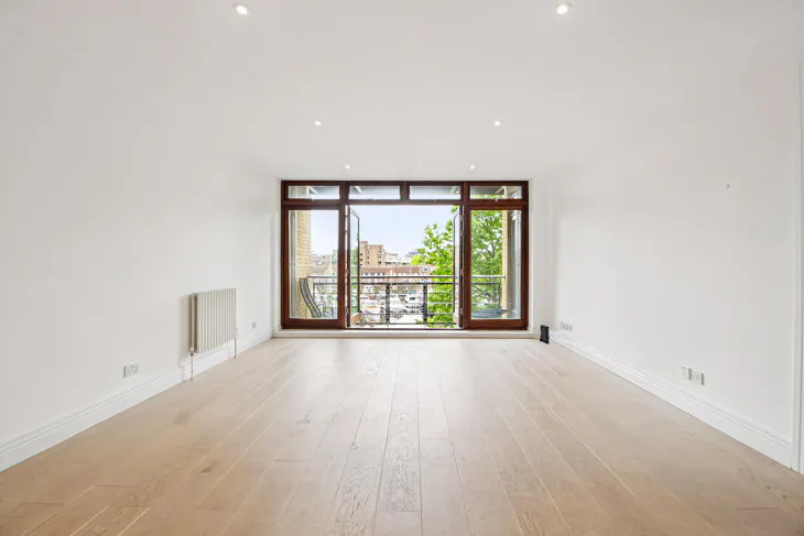 Flat Star Place in Greater London