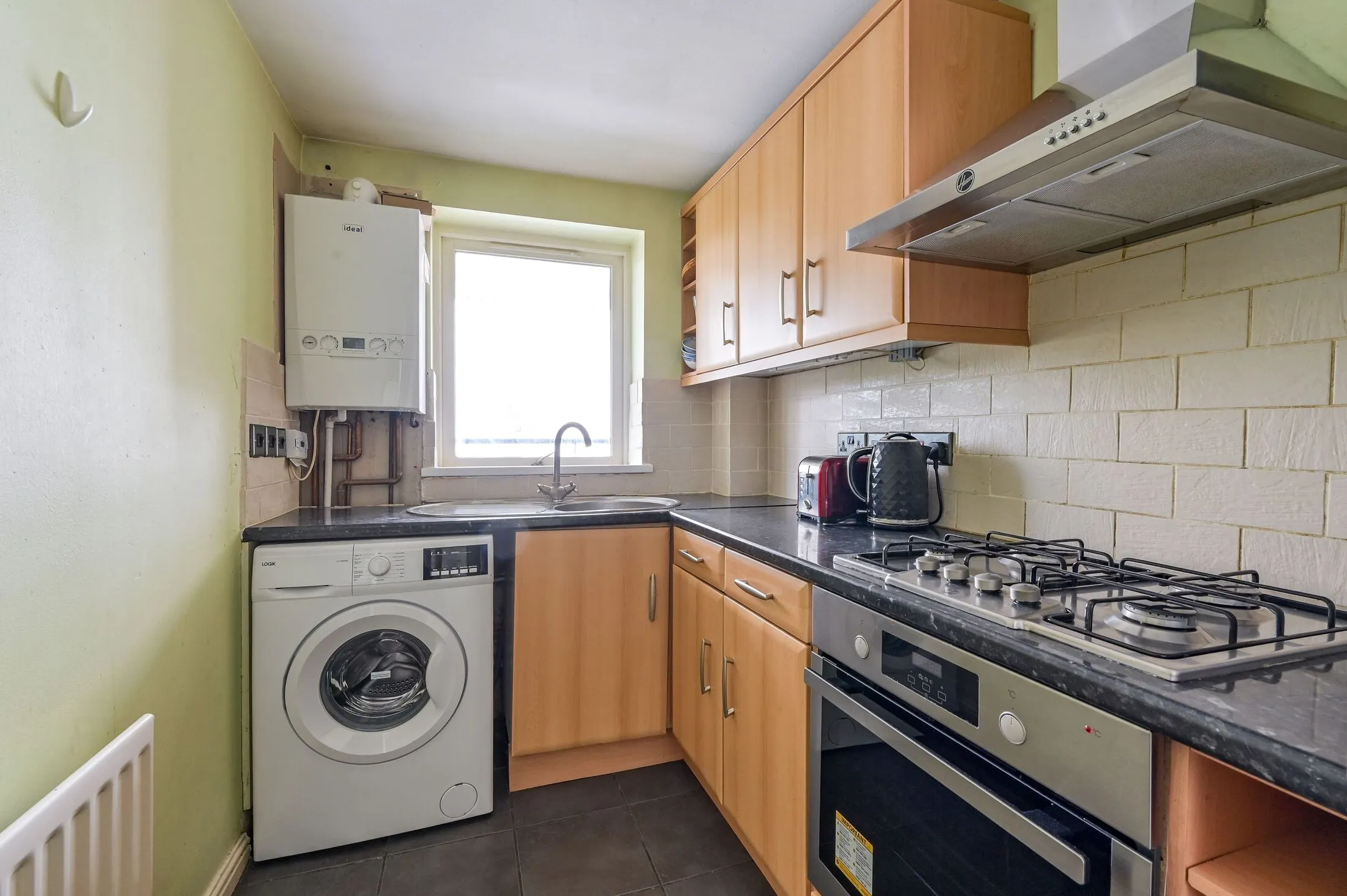 Flat Stewart Street in Greater London