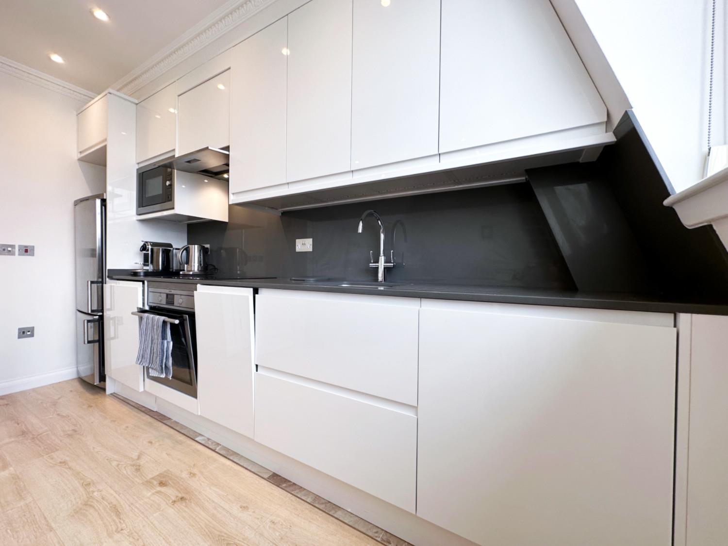 Flat Ledbury Road in City of Westminster