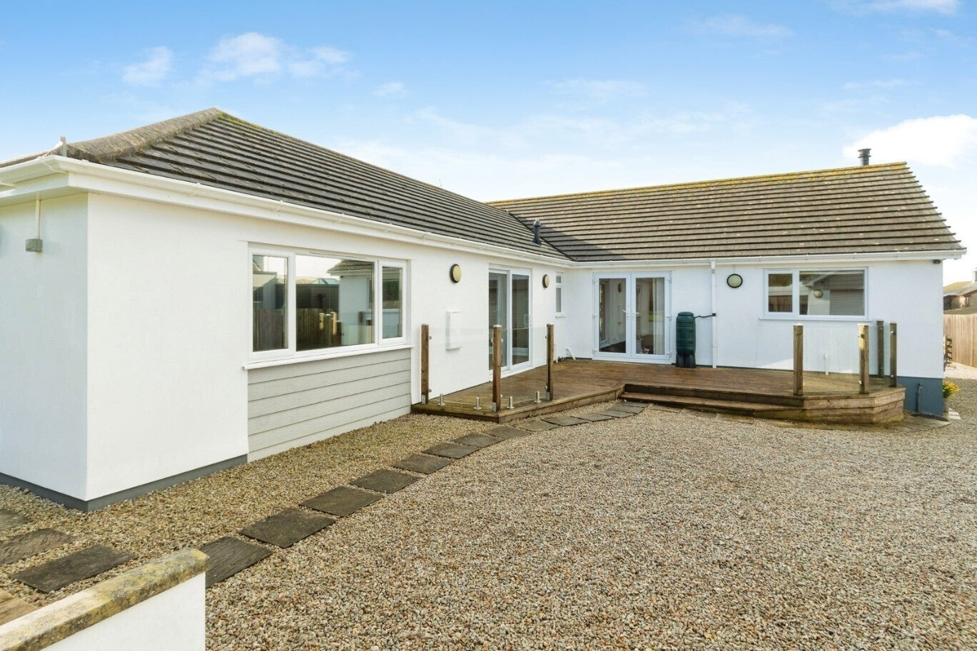House Pengersick Lane in Praa Sands
