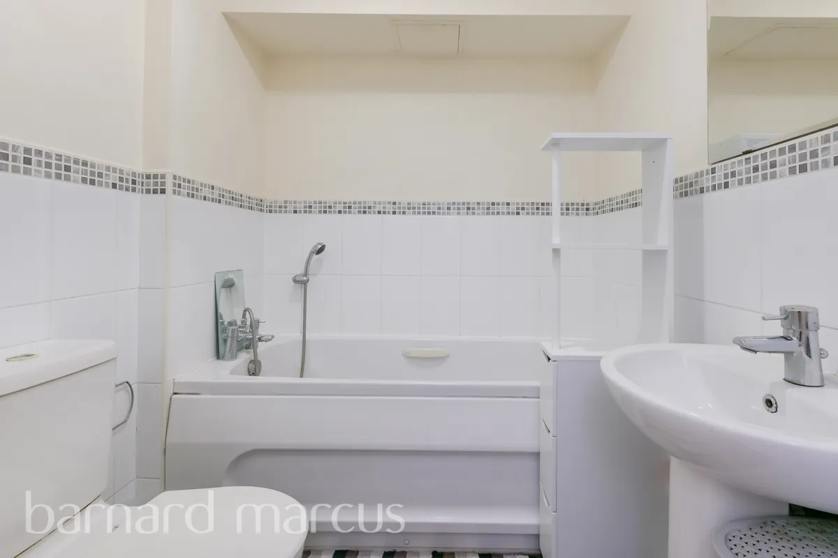 Flat Larkham Close in Greater London