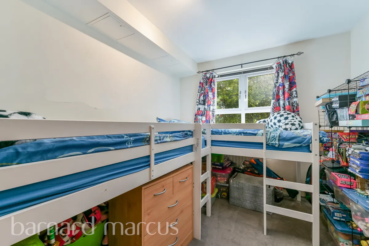 Flat Larkham Close in Greater London