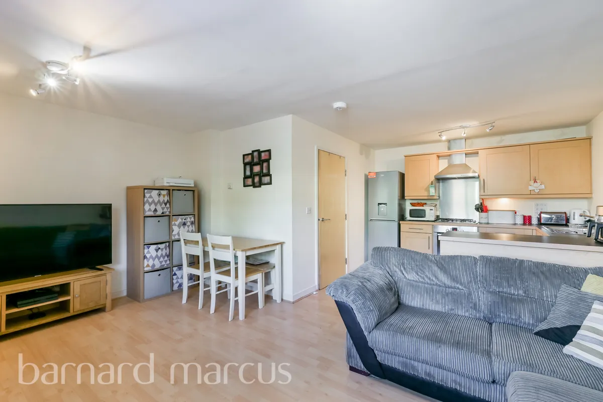 Flat Larkham Close in Greater London