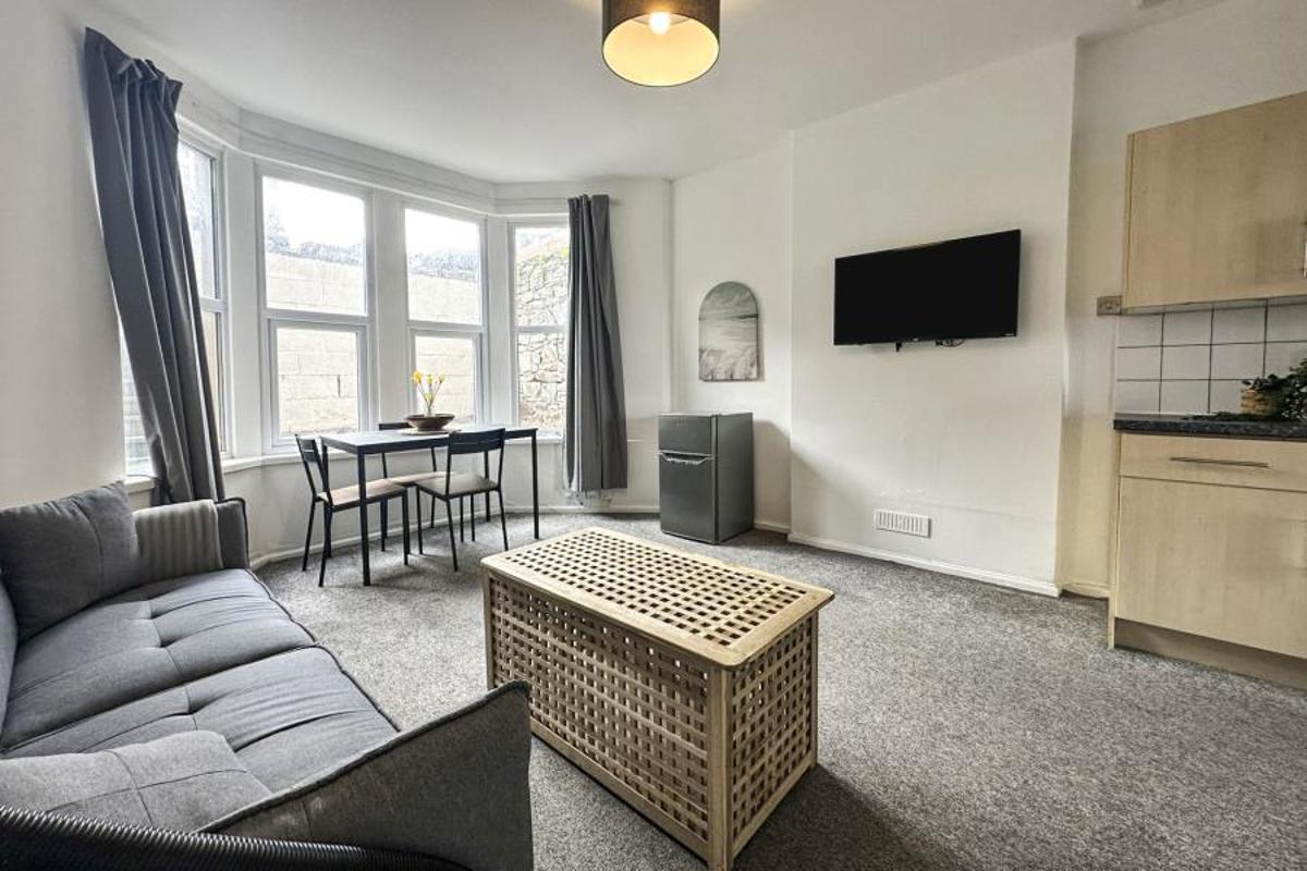 Flat Knowle Road in Bristol
