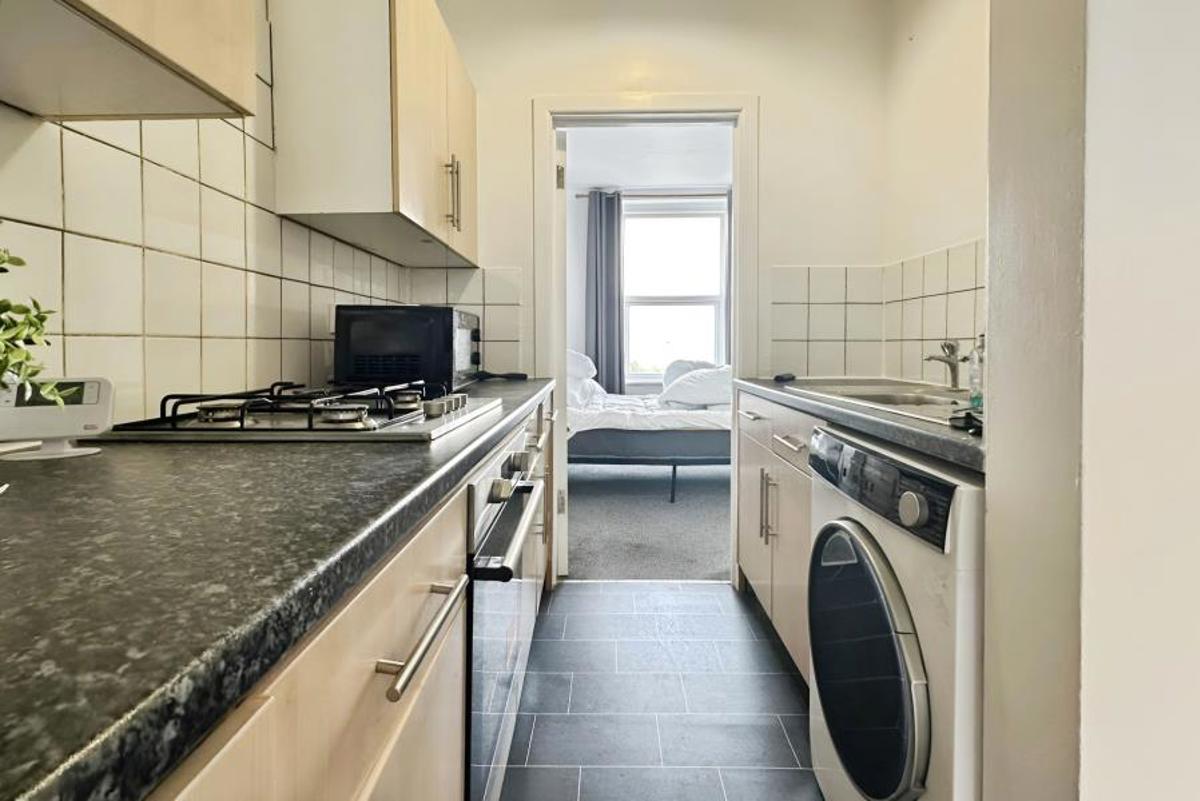 Flat Knowle Road in Bristol