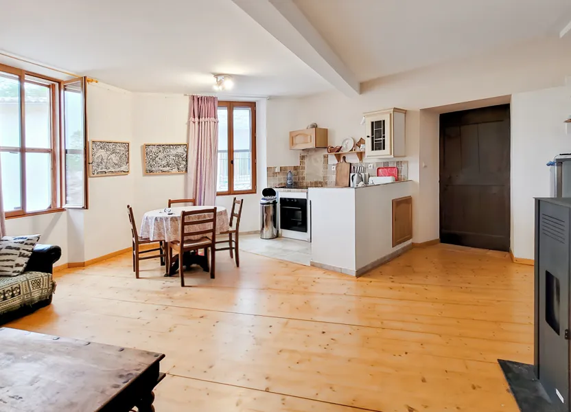 Flat Rue du Porche in Cruis