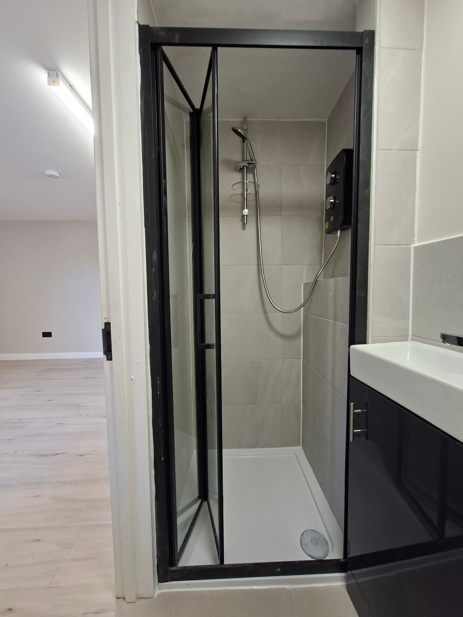 Flat Montagu Road in Greater London